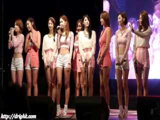 热裤美腿少女组合 06