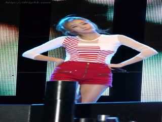 细腰包臀热裤少女 01