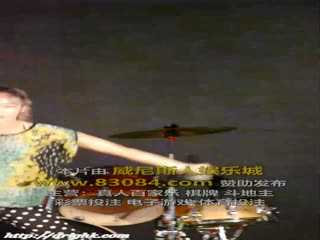 长腿紧身热裤少女 01