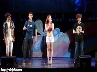 超性感露肚脐热裤少女 04