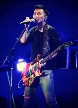 谢霆锋决战食神英皇超级巨星演唱会现场